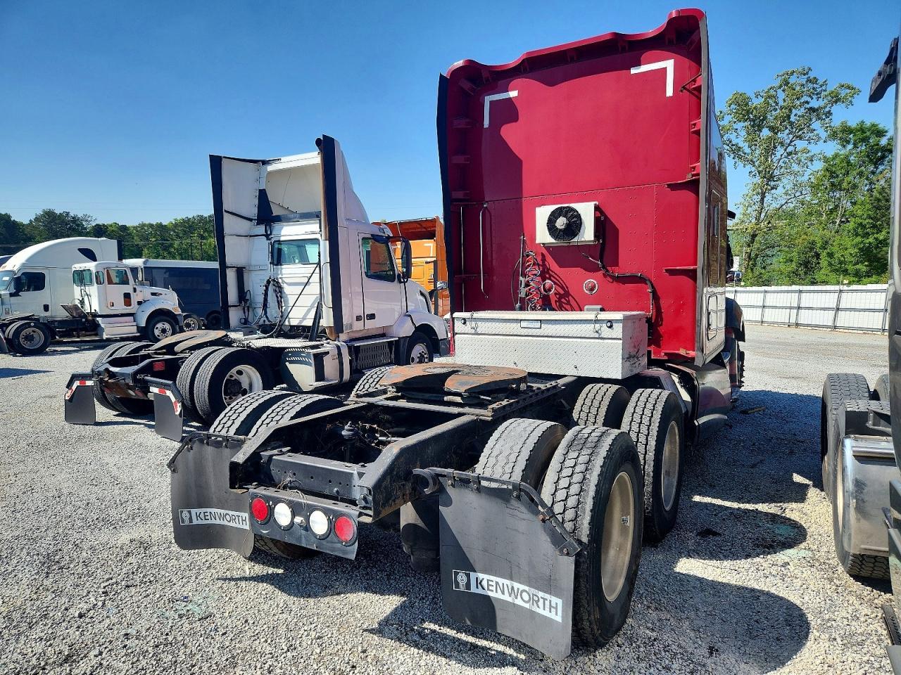 2014 Kenworth T680 Semi Truck