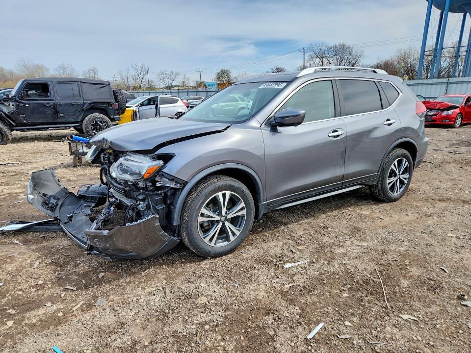 2020 Nissan Rogue sv