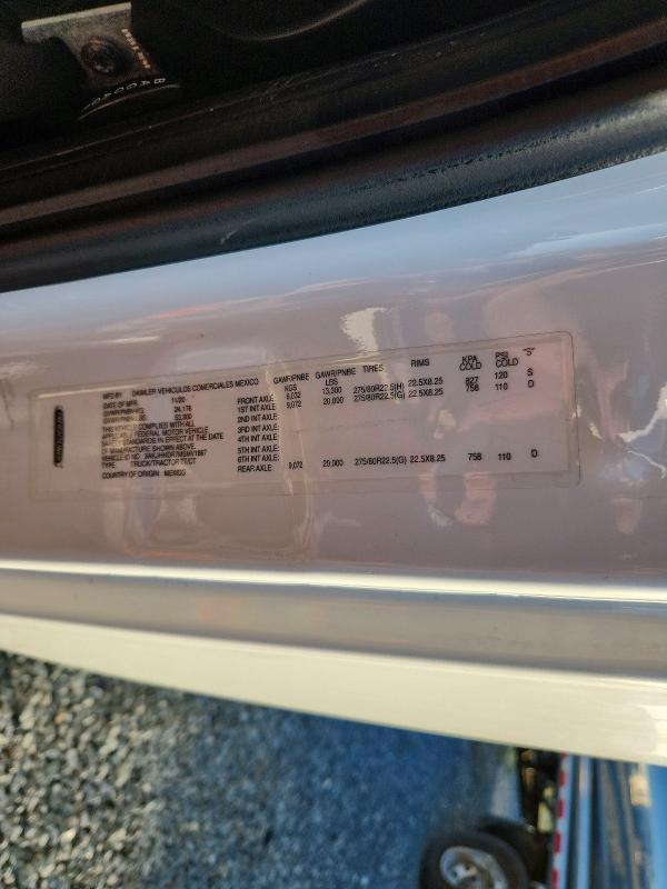 2021 Freigliner 2021 Freightliner Cascadia 126 Semi Truck