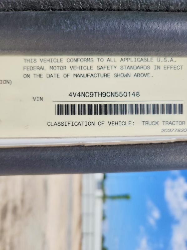 2012 Volvo VNL Semi Truck