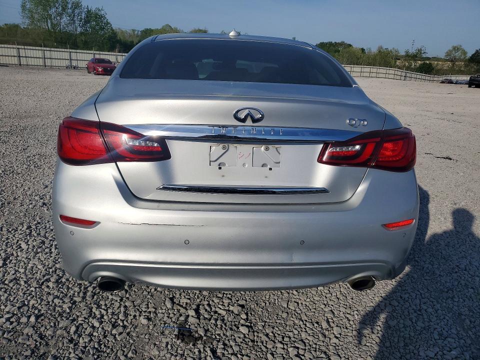 2015 Infiniti Q70 3.7