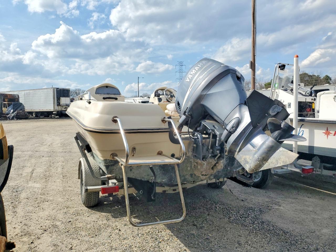 2003 Triumph Boats 2003 Triumph 190 DC-Boat