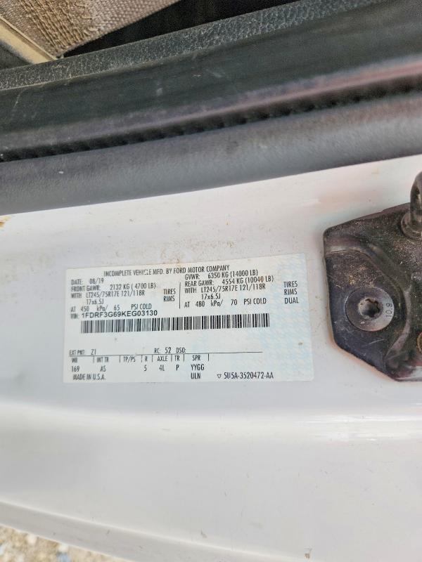 2019 Ford F350 Super Duty Flatbed Truck