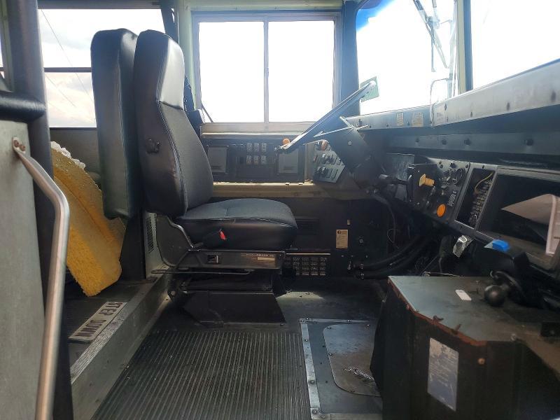 1999 International 3000 3800