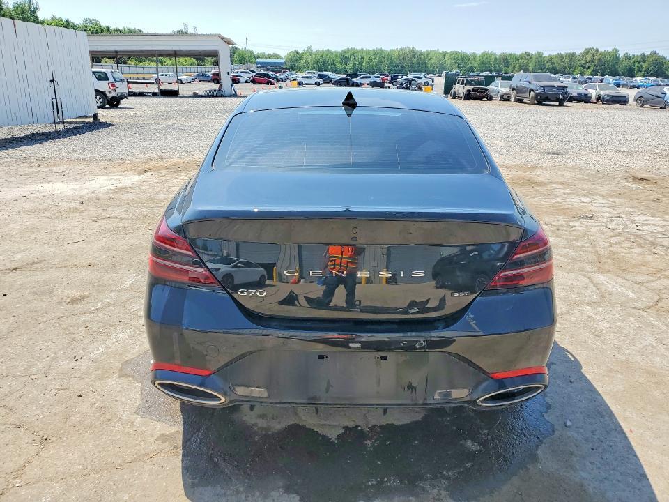 2023 Genesis G70 Base