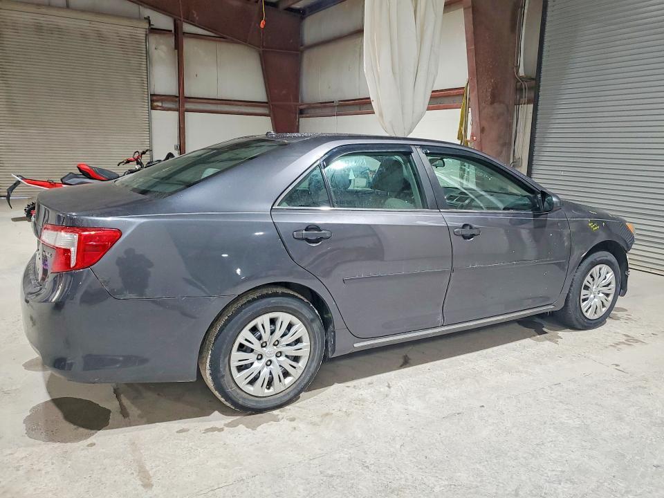 2014 Toyota Camry le
