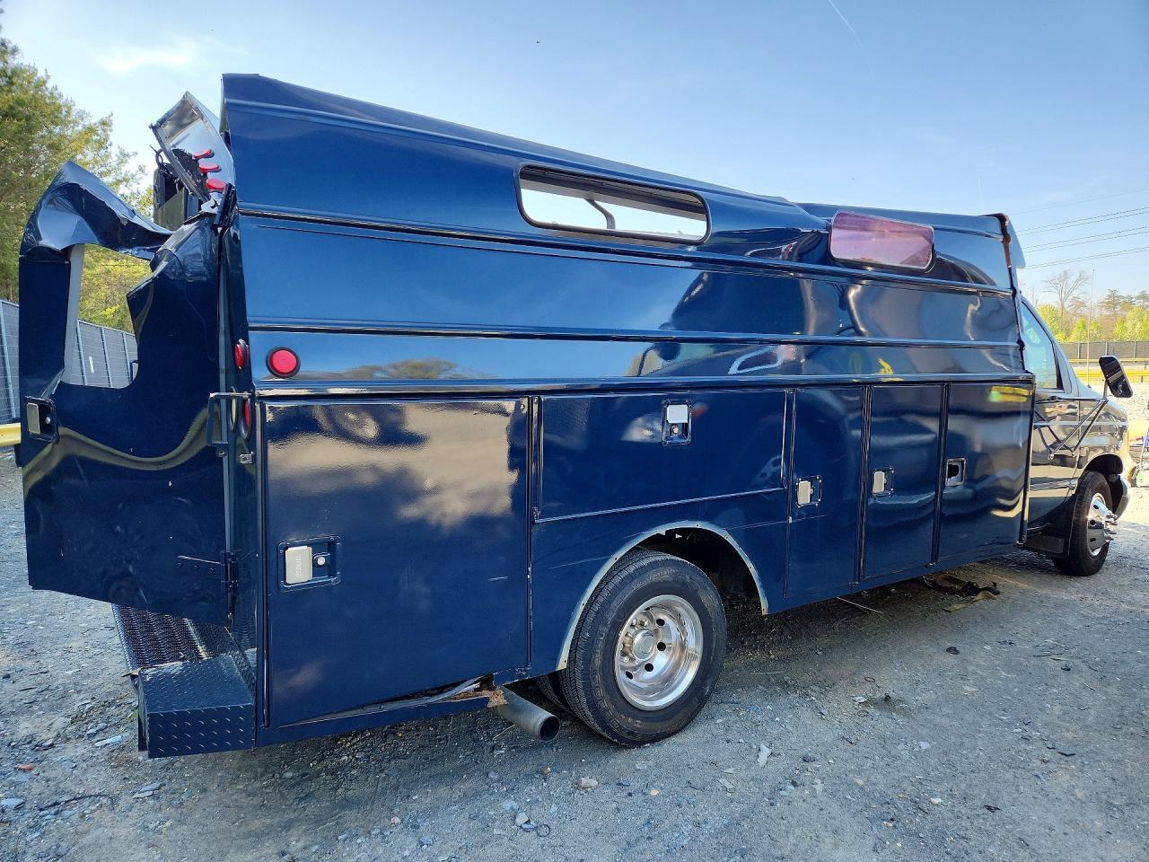 2002 Ford Econoline E350 Super Duty Cutaway Van