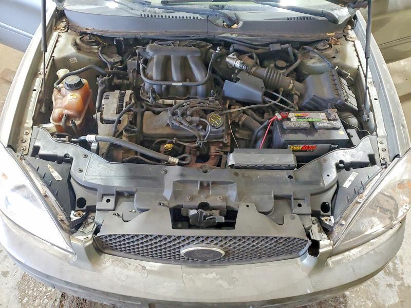 2004 Ford Taurus se