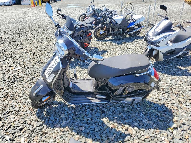 2023 Vespa GTS/SEI Giorni 300