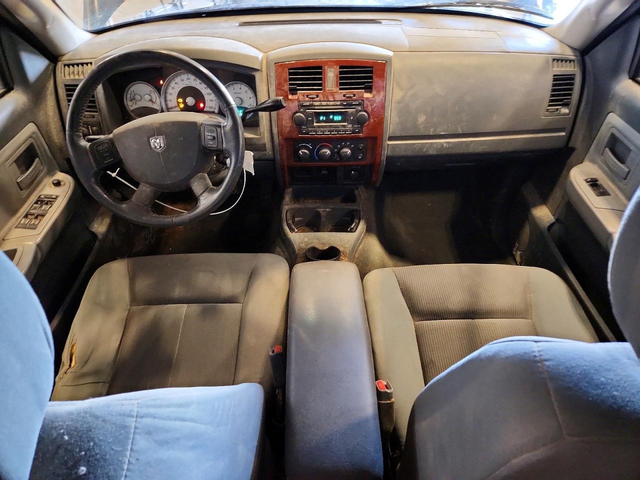 2005 Dodge Dakota SLT Flatbed Truck