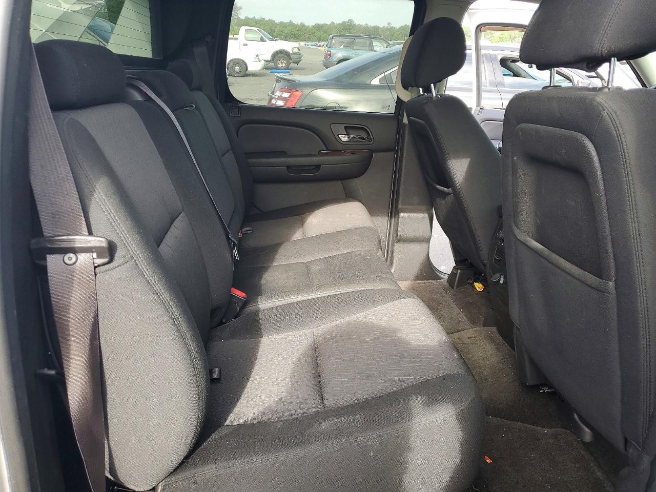 2013 Chevrolet Avalanche LS