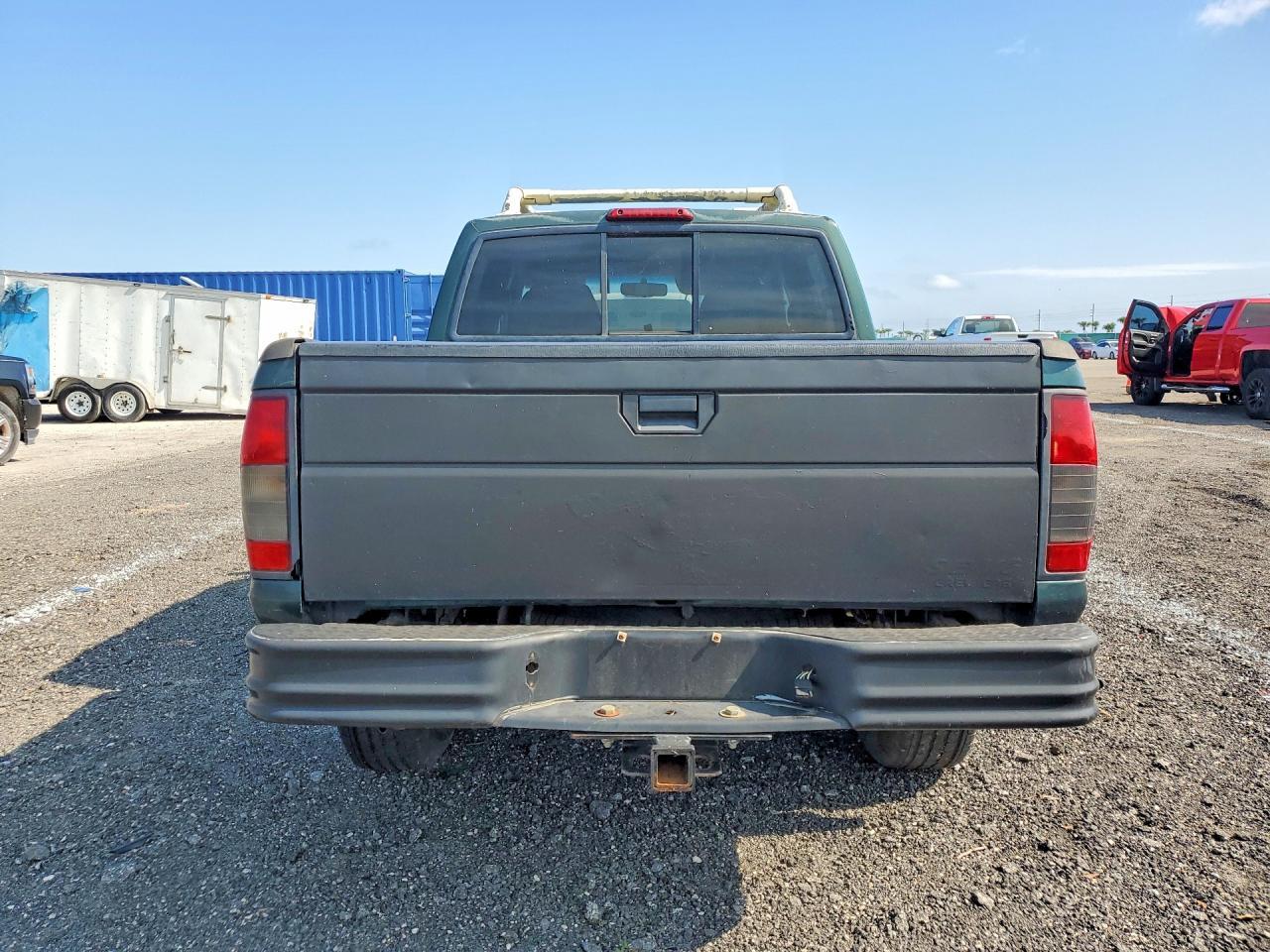 2000 Nissan Frontier XE