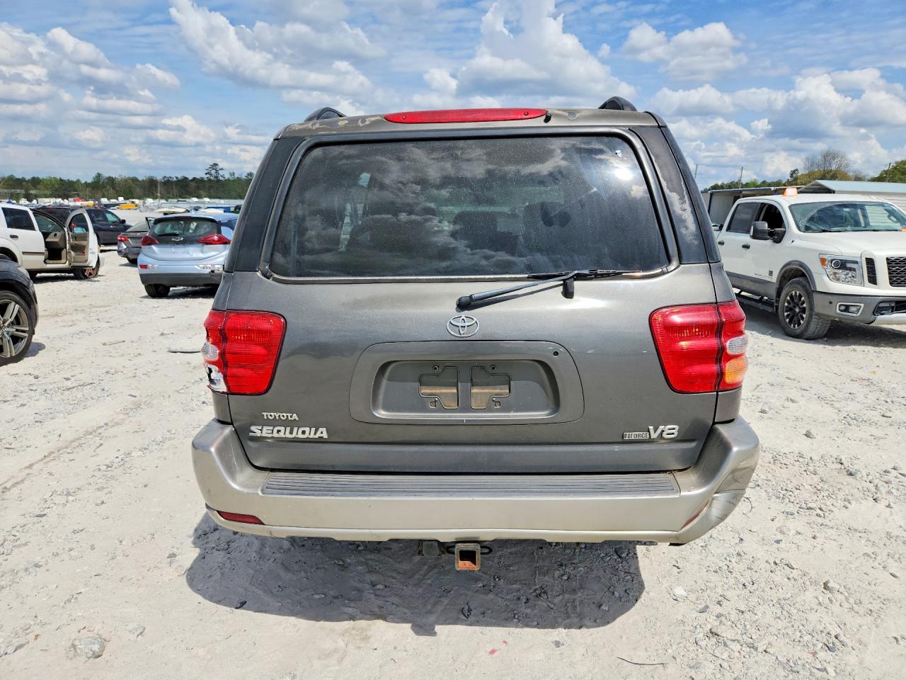 2004 Toyota Sequoia SR5