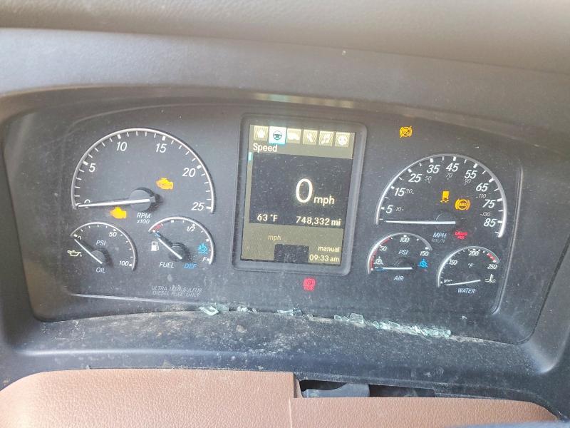 2019 Freightliner Cascadia 126 Semi Truck