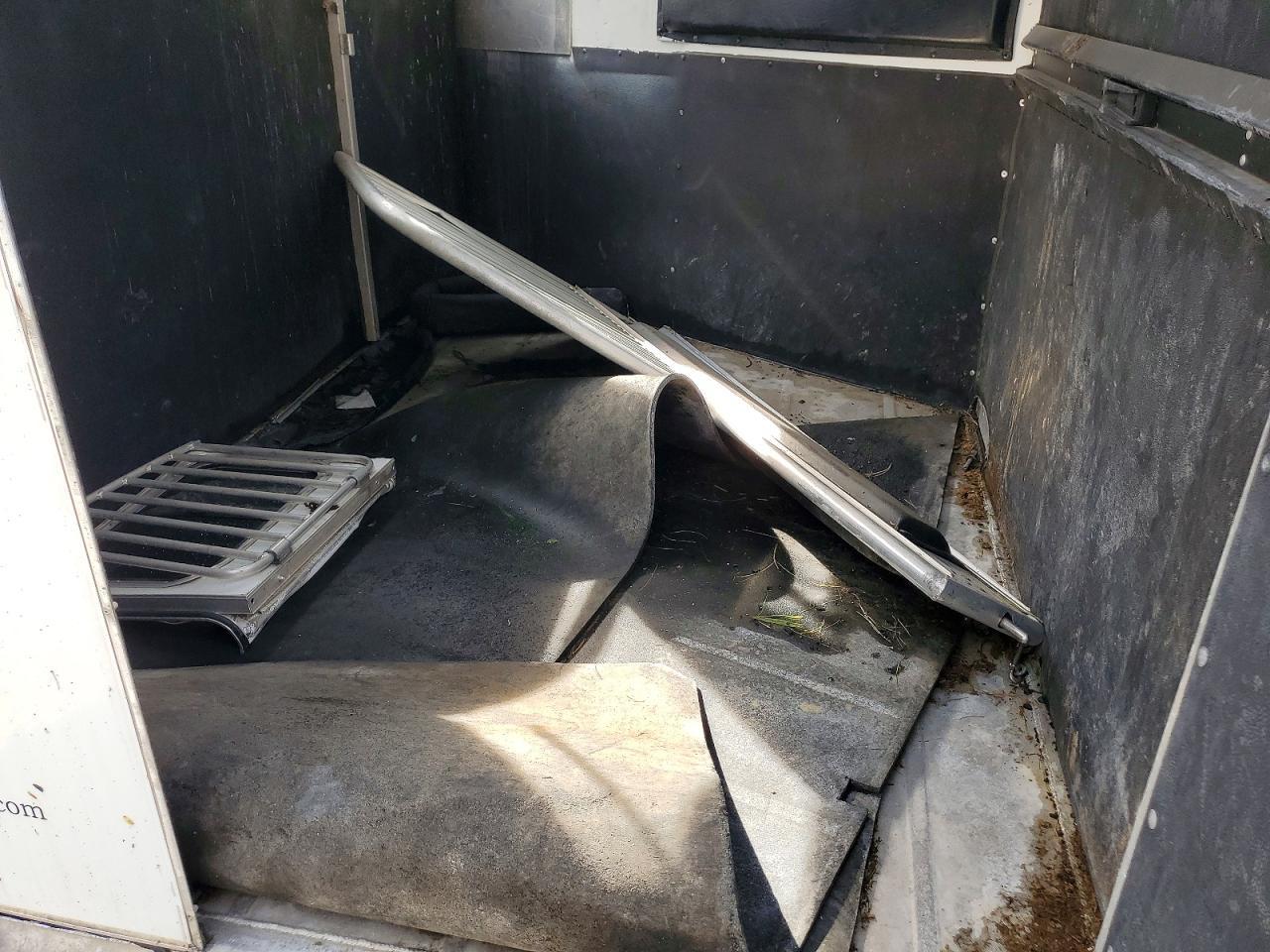 2020 Four Winds Star FD-306 Livestock Trailer