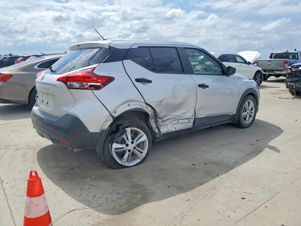 2020 Nissan Kicks s