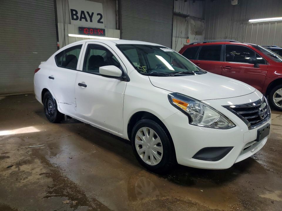2018 Nissan Versa s Plus
