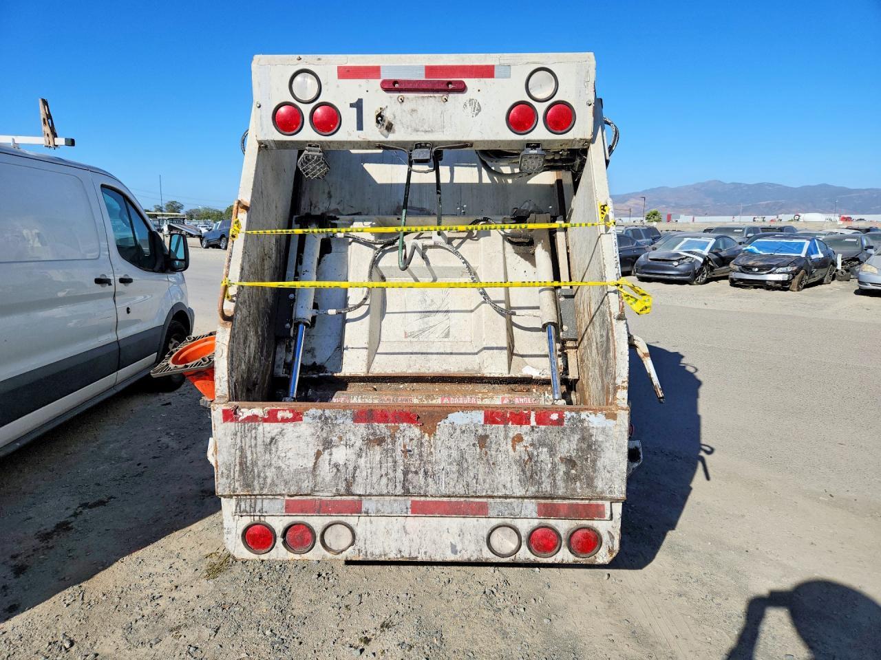 2017 Isuzu NRR Refuse Truck