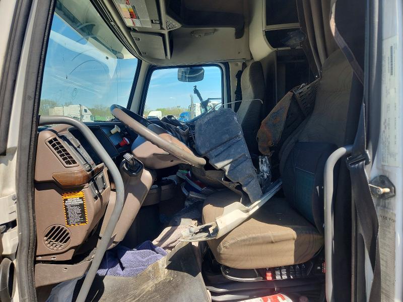 2014 Volvo Vnl Semi Truck