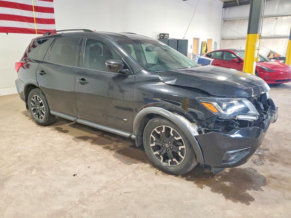 2019 Nissan Pathfinder sv