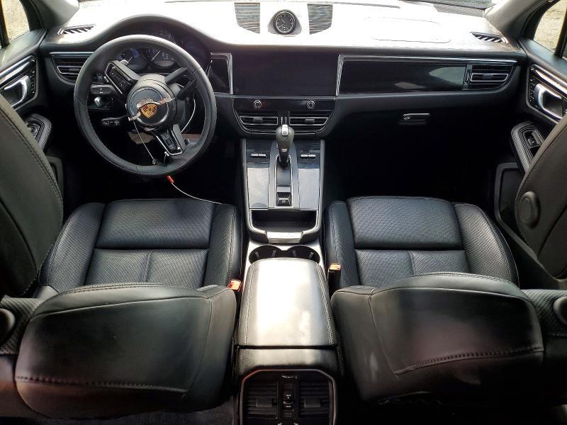 2023 Porsche Macan Base