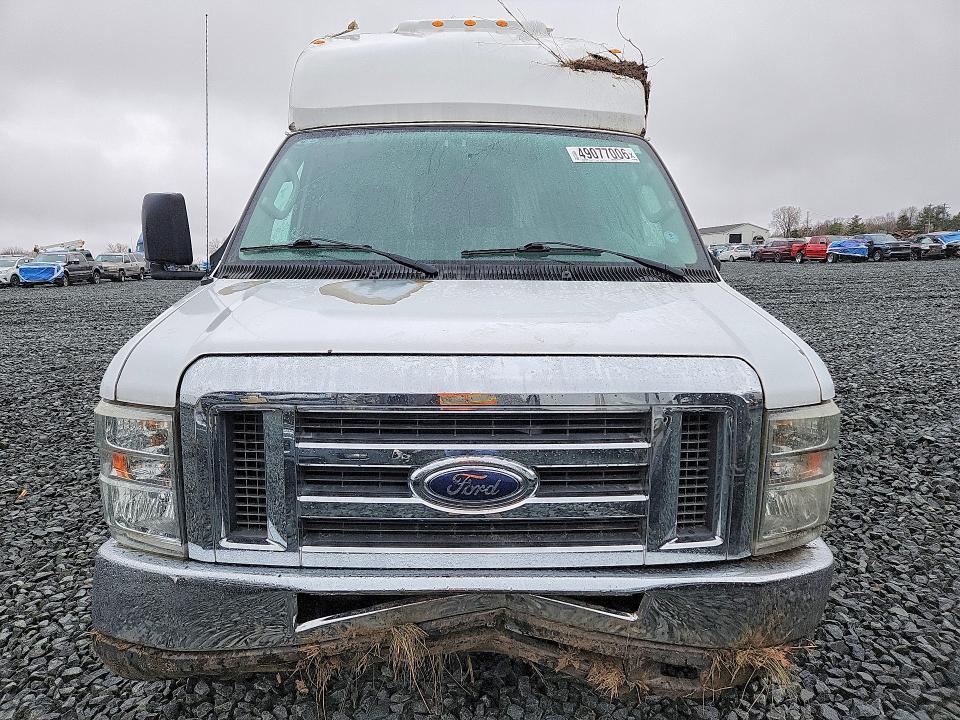 2011 Ford Econoline E350 Super Duty Cutaway van