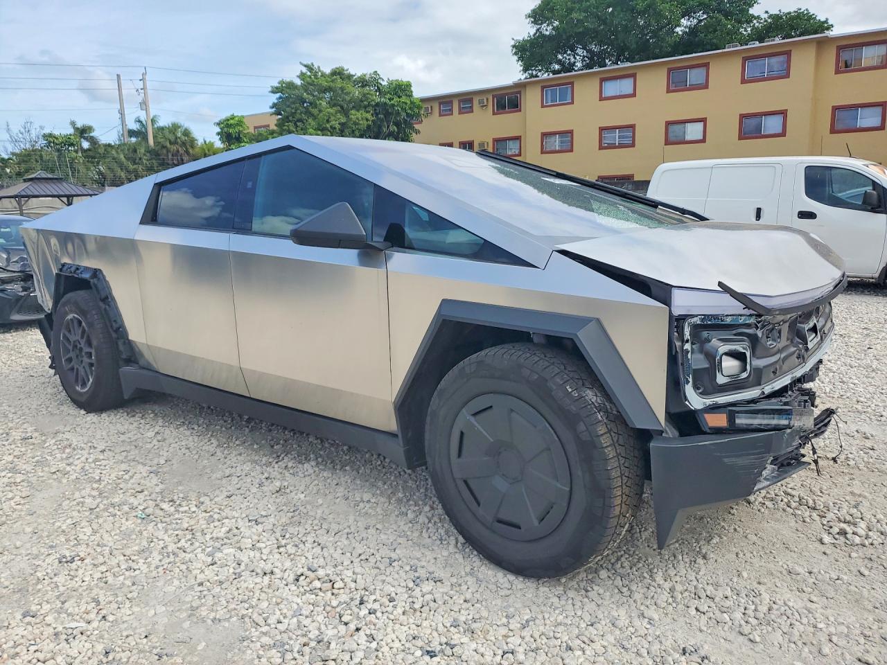 2025 Tesla Cybertruck