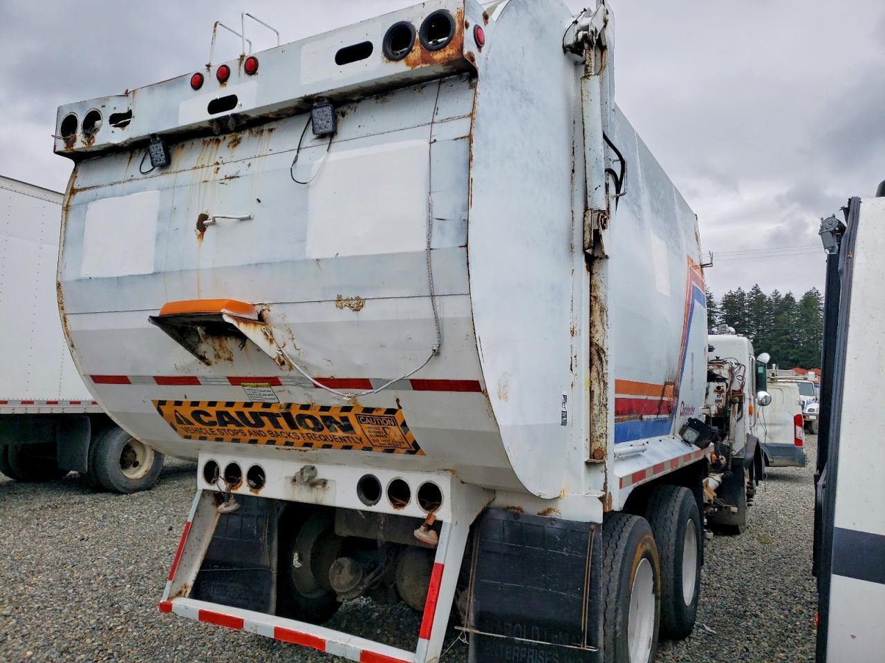 2007 Peterbilt 320 Refuse Truck