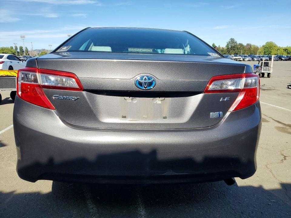 2014 Toyota Camry Hybrid le