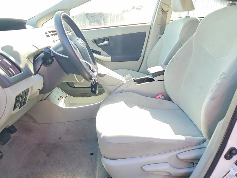 2010 Toyota Prius iii