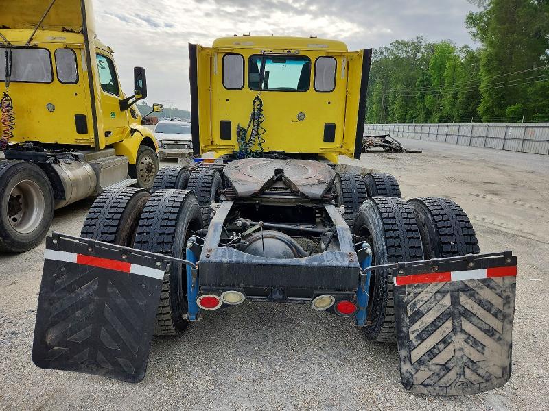 2017 Peterbilt 579 Semi Truck