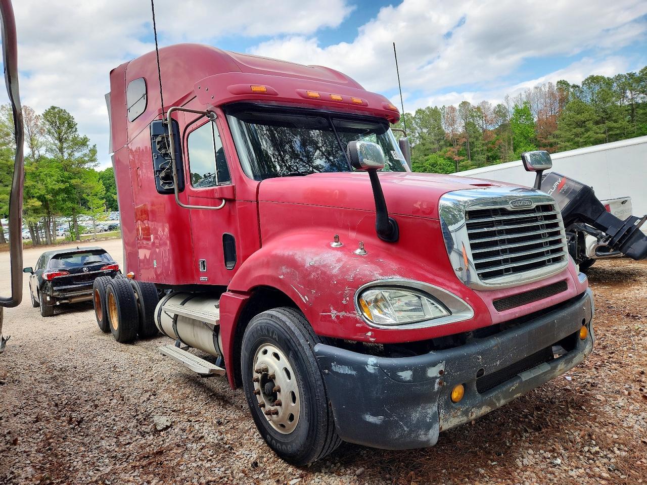2009 Freigliner 2009 Freightliner Columbia 120 Semi Truck