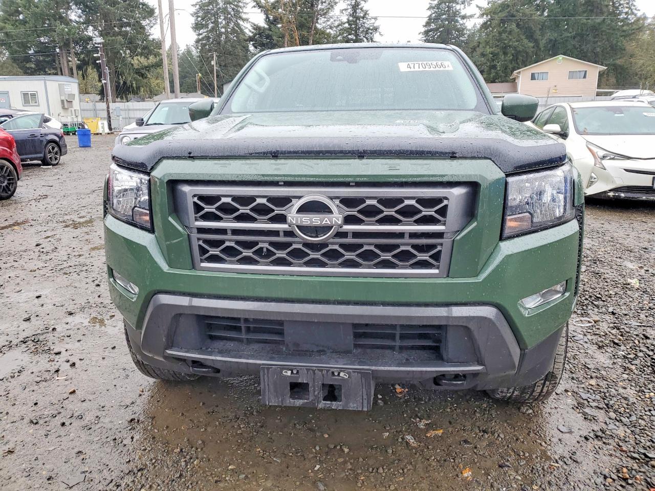 2024 Nissan Frontier SV