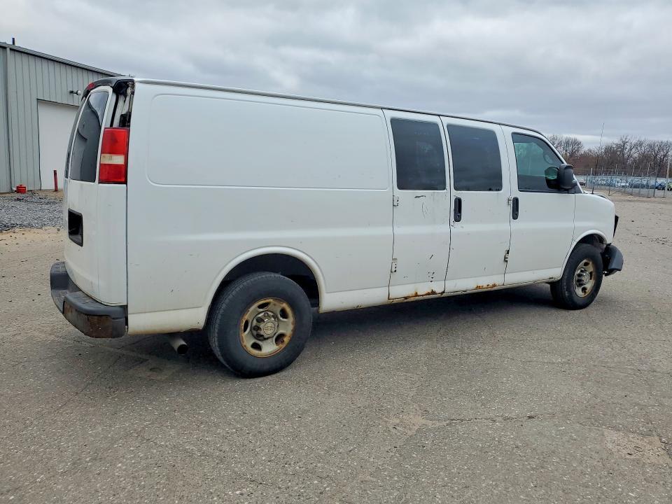 2015 Chev Express 2