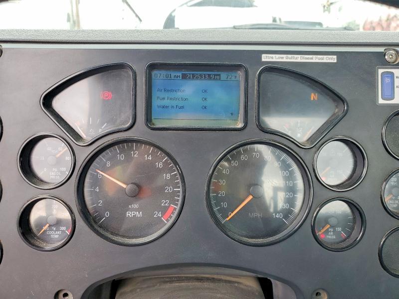 2011 Mack CXU612 Semi Truck