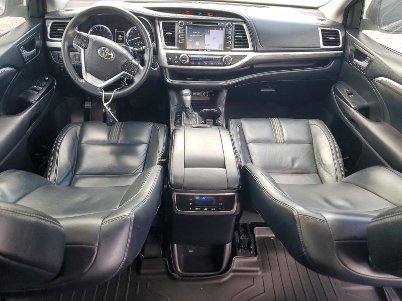 2017 Toyota Highlander se