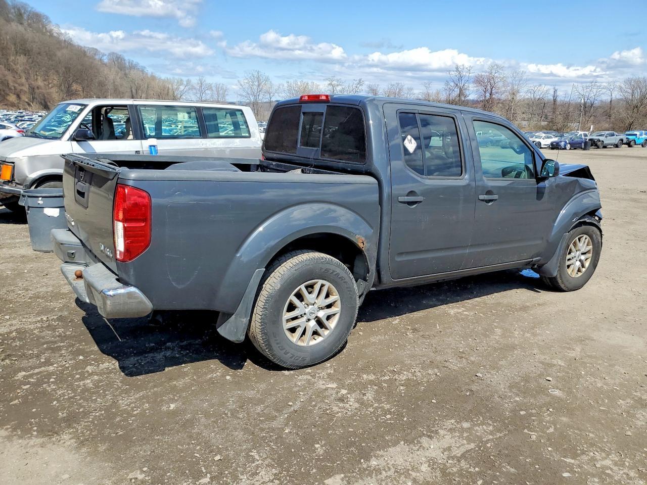 2015 Nissan Frontier SV