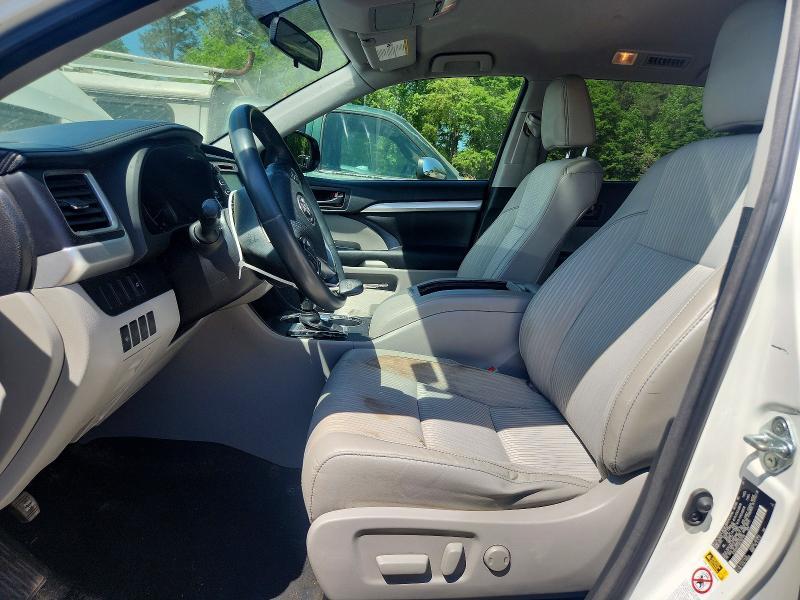 2016 Toyota Highlander le Plus