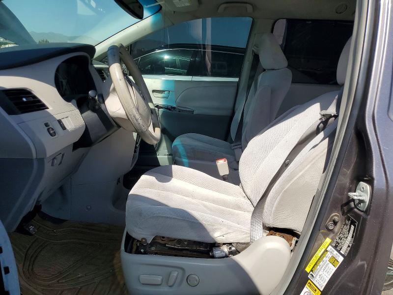 2011 Toyota Sienna le