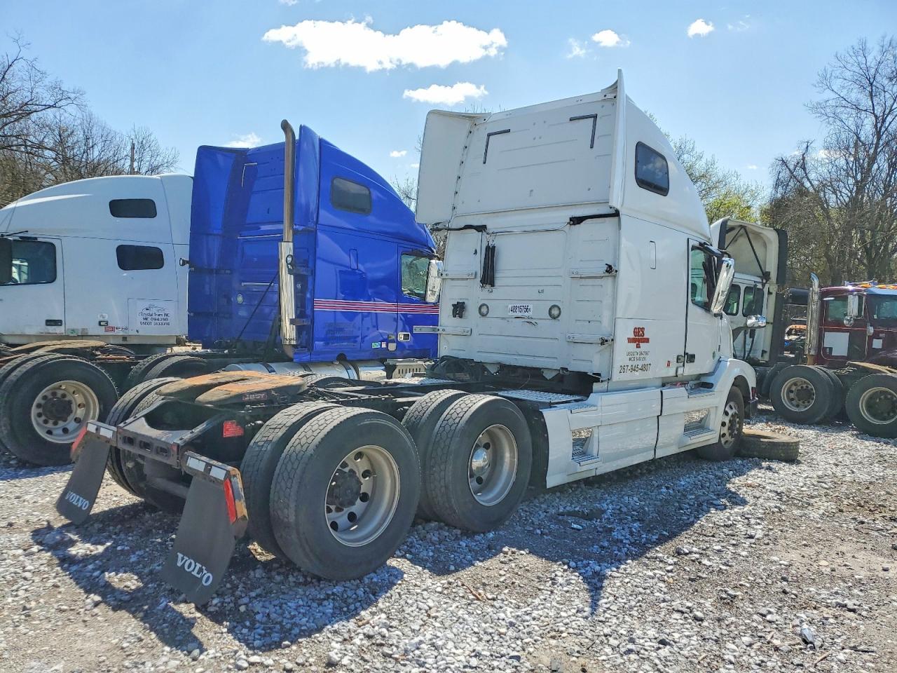 2016 Volvo VNL Semi Truck