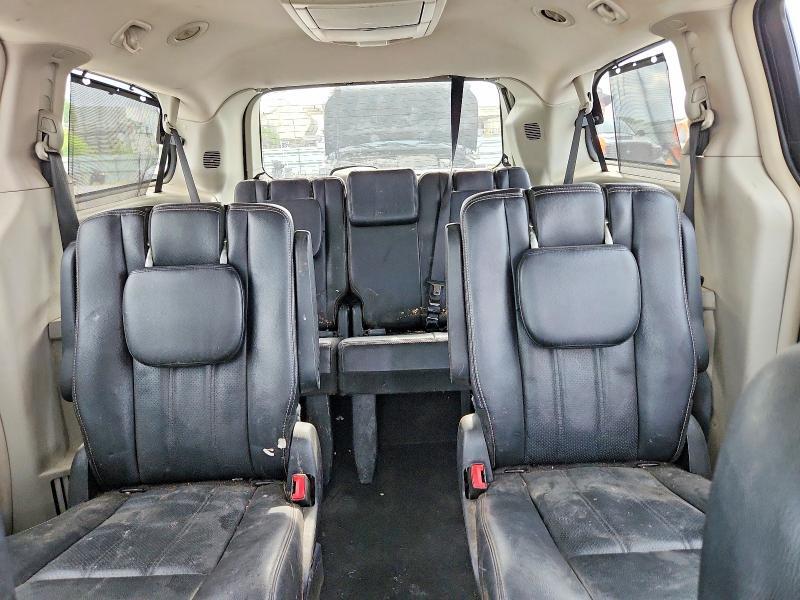 2014 Chrysler Town and Country Touring-l