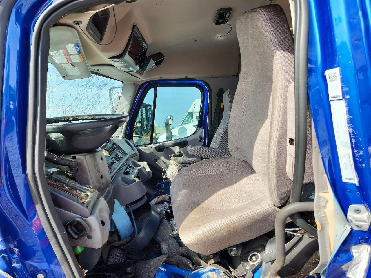 2022 Freigliner 2022 Freightliner Business Class M2 Rollback Truck