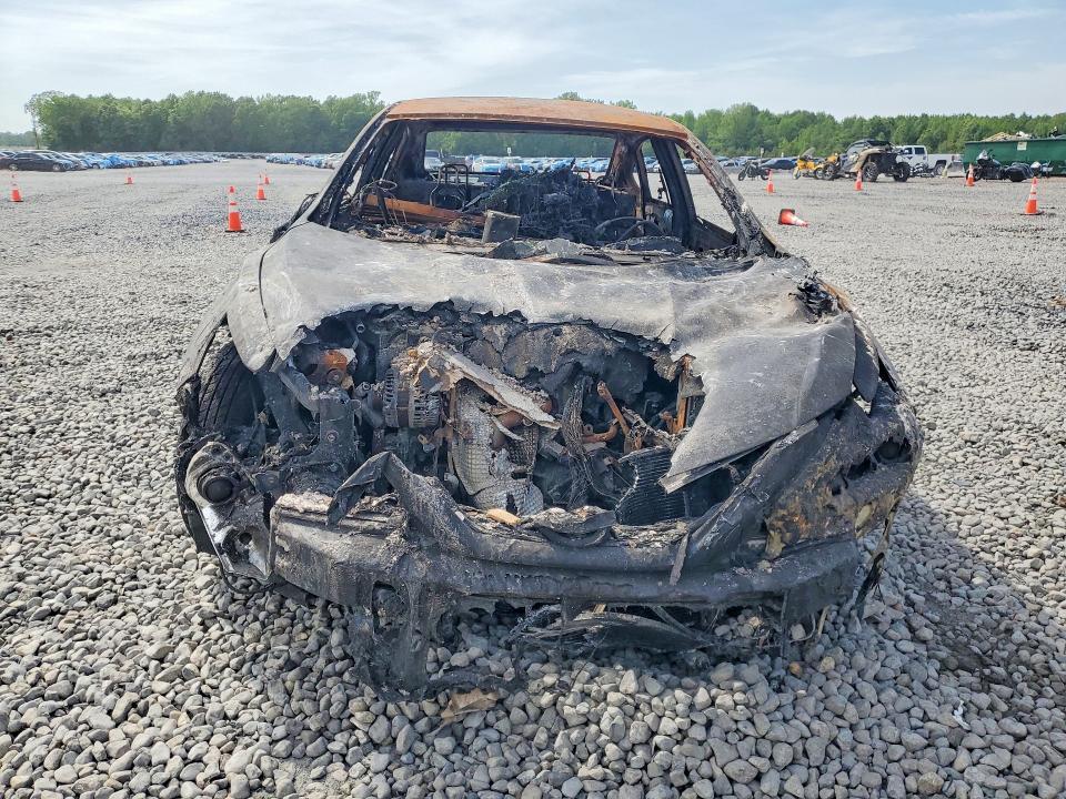 2016 Niss Altima 2.5 s