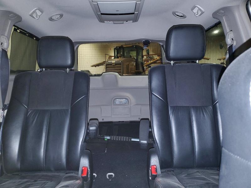 2016 Chrysler Town & Country Limited Platinum