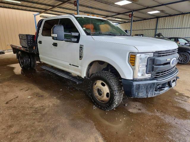2019 Ford F350 Super Duty Flatbed Truck