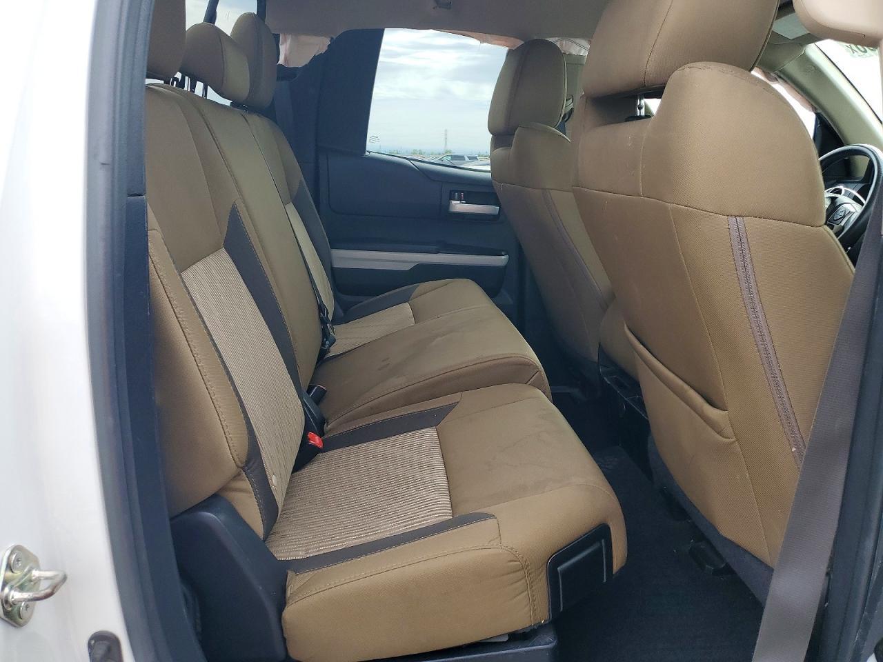 2015 Toyota Tundra SR5