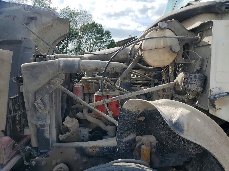 2003 Mack CV713 ROLL-OFF Container Truck