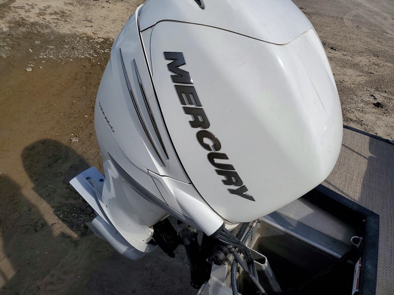 2018 Bennington Marine Boat With Trailer