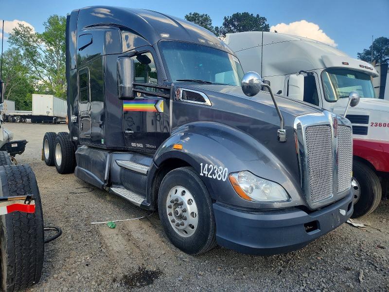 2014 Kenworth T680 Semi Truck