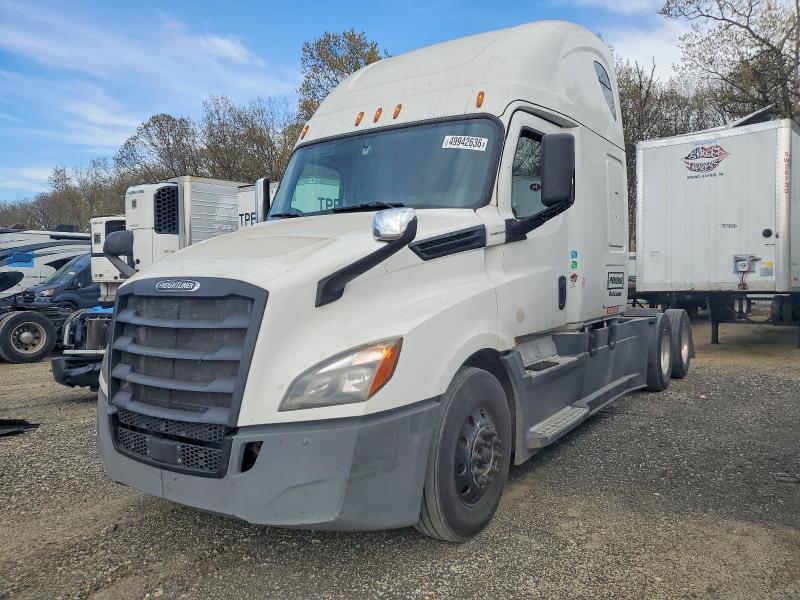 2020 Freigliner 2020 Freightliner Cascadia 126 Semi Truck
